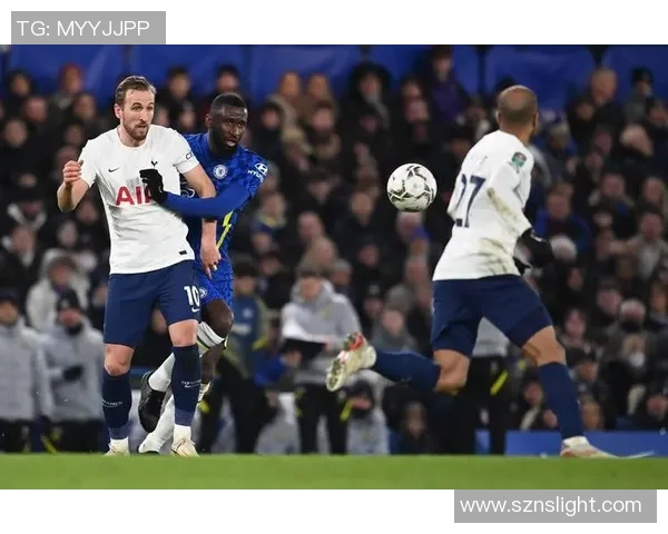 足球直逼赛场巅峰激情对决引发全球热潮与期待